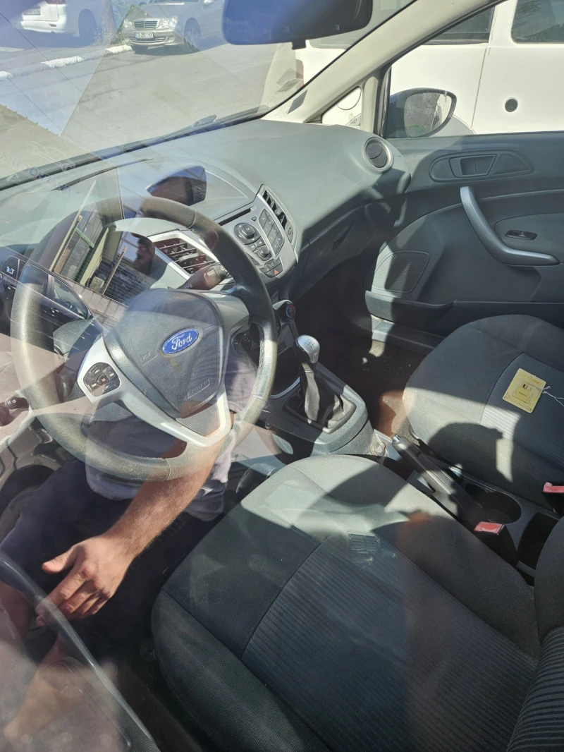 Ford Fiesta MK7, снимка 5 - Автомобили и джипове - 52410708