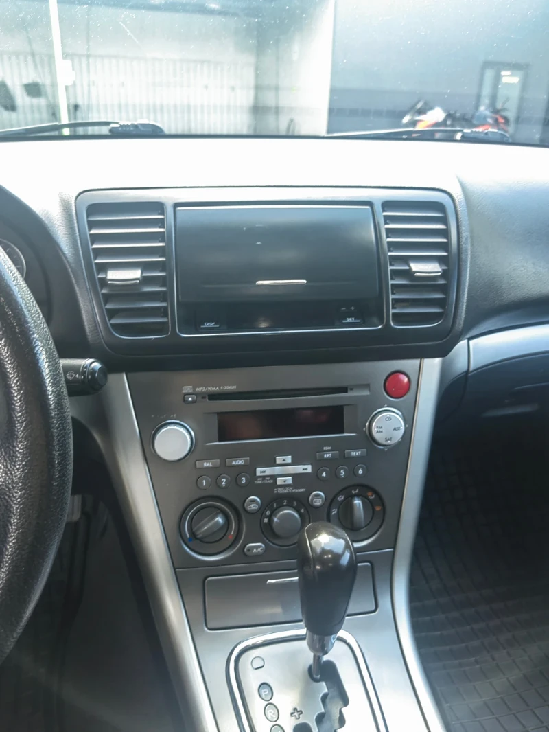 Subaru Outback 2.5 LPG USA, снимка 11 - Автомобили и джипове - 52743608