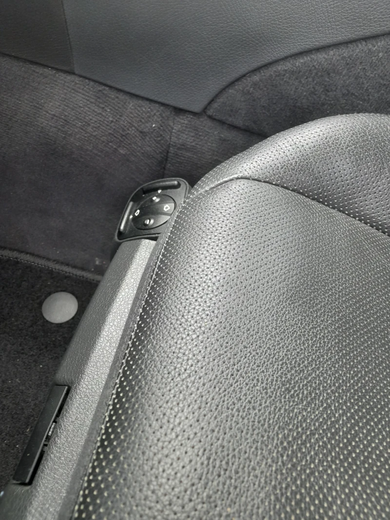 Mercedes-Benz E 320, снимка 11 - Автомобили и джипове - 52892781