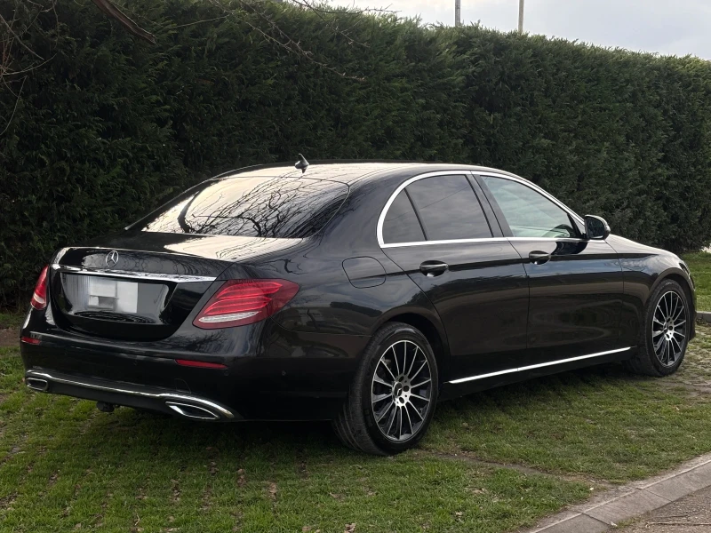 Mercedes-Benz E 220 4Matic, снимка 4 - Автомобили и джипове - 53023699