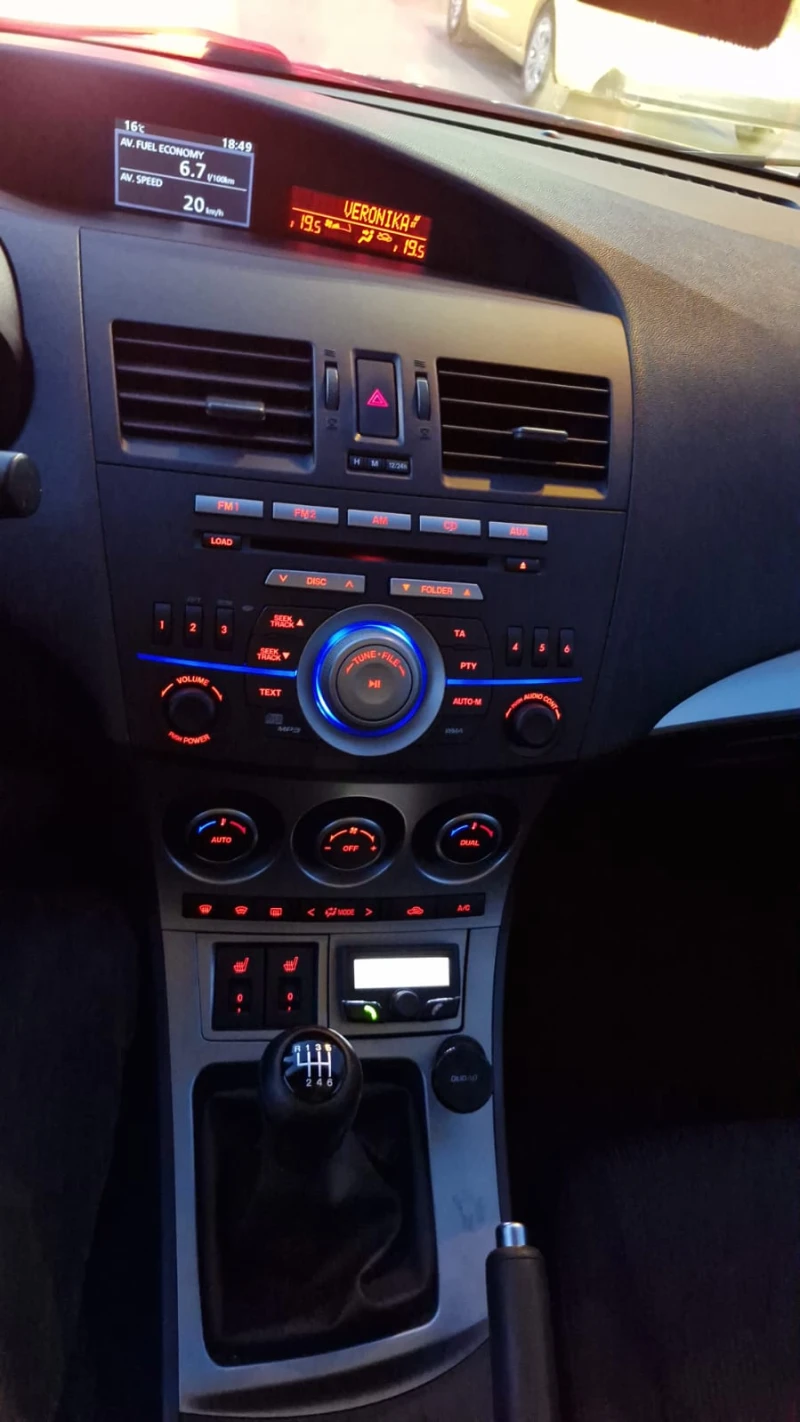 Mazda 3, снимка 4 - Автомобили и джипове - 53200557