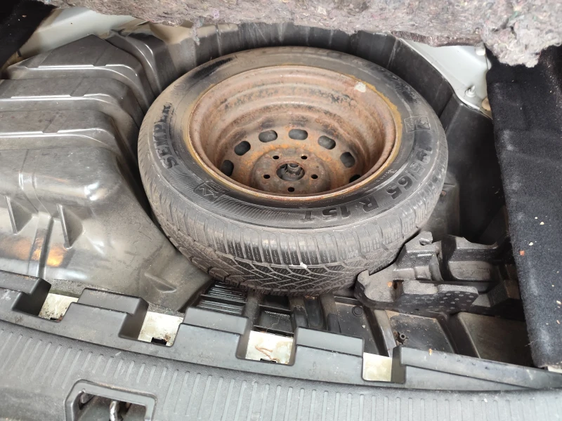 Renault Megane 1.5 DCI 110к.с., снимка 15 - Автомобили и джипове - 53210095