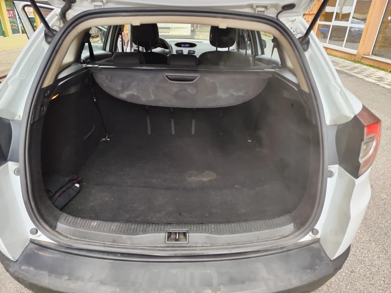 Renault Megane 1.5 DCI 110к.с., снимка 14 - Автомобили и джипове - 53210095