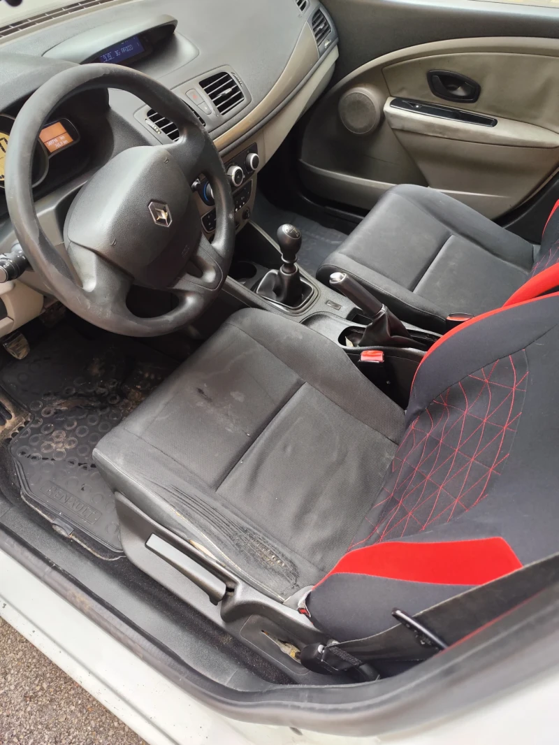 Renault Megane 1.5 DCI 110к.с., снимка 9 - Автомобили и джипове - 53210095