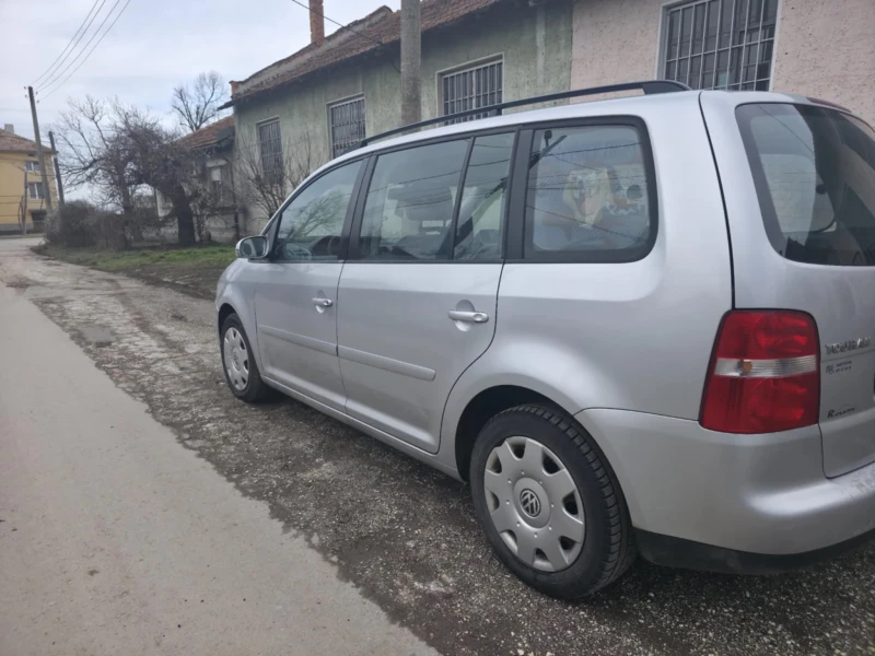 VW Touran, снимка 5 - Автомобили и джипове - 53432856