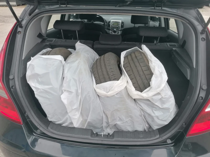 Hyundai I30 1.6CRDI - 6499 лв. - 38759492 17