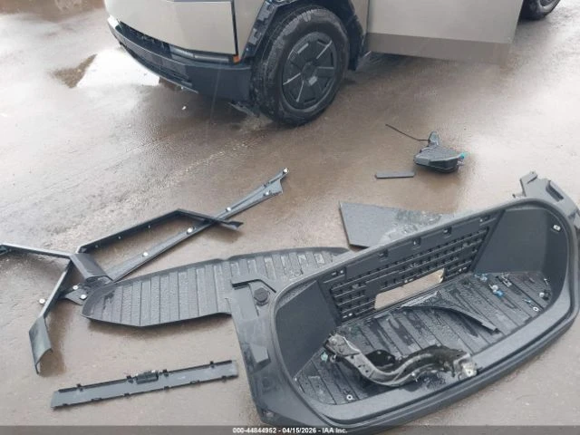 Tesla Cybertruck, снимка 12 - Автомобили и джипове - 54632184