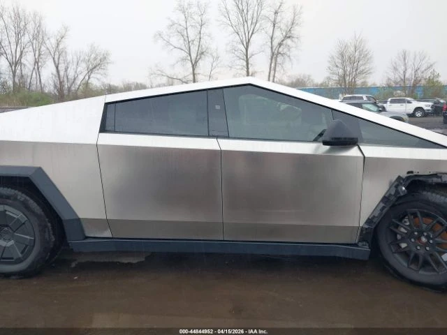 Tesla Cybertruck, снимка 14 - Автомобили и джипове - 54632184