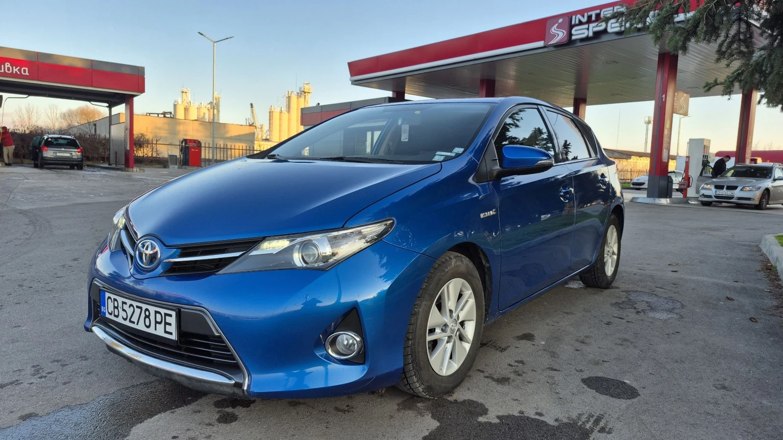 Toyota Auris 1.8 Hybrid* Перфектна* 4.5/100км* Отличен, снимка 1