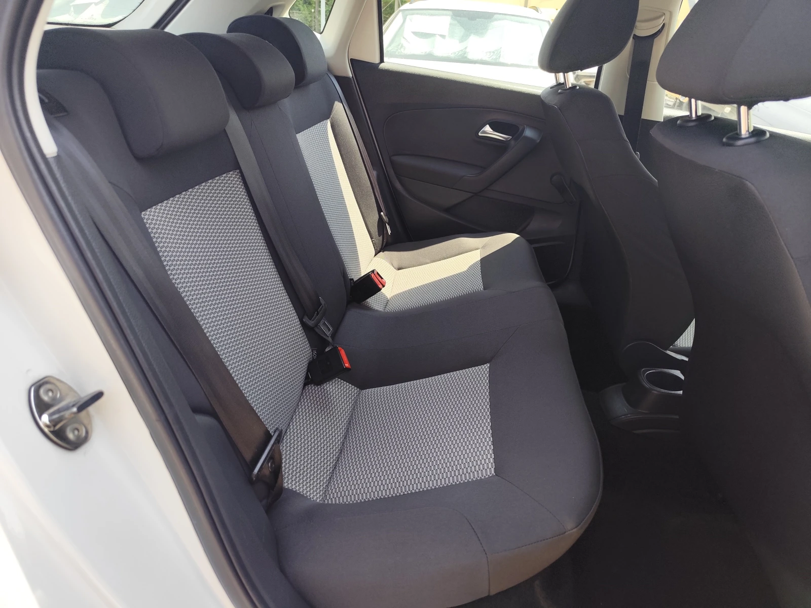 VW Polo 1.6TDi* KLIMA* EURO5A*  - изображение 10