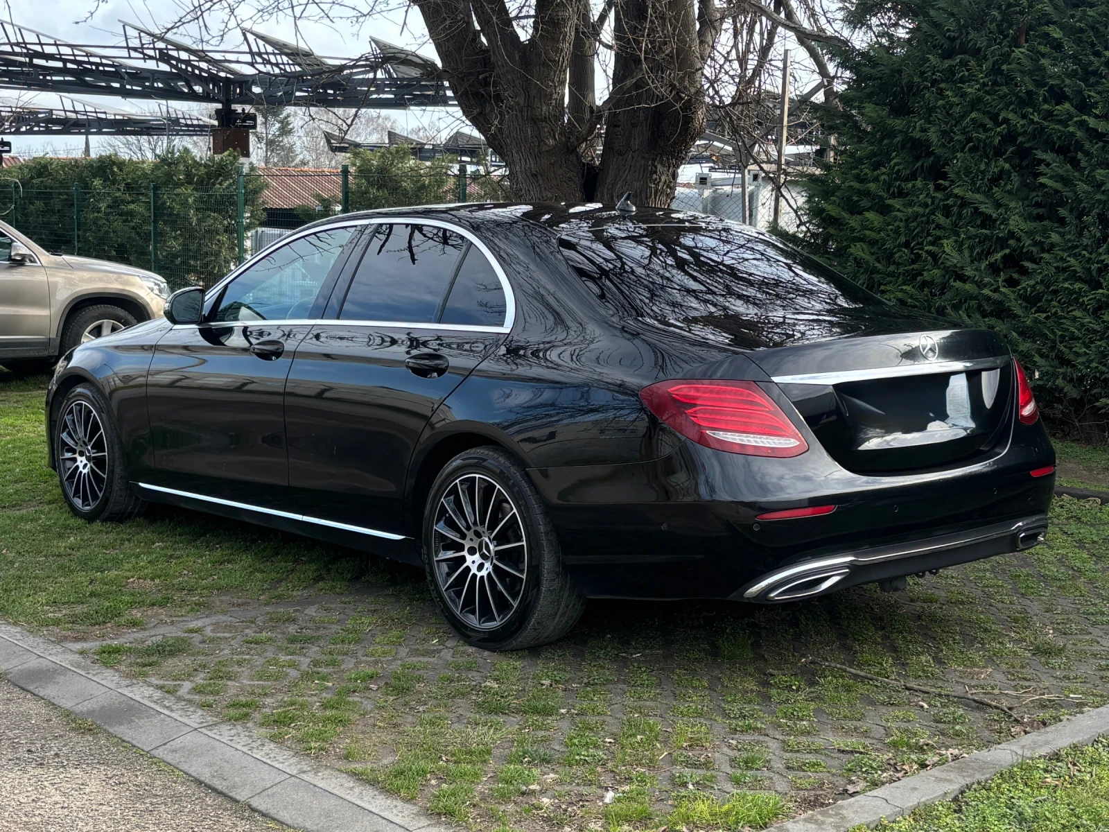 Mercedes-Benz E 220 4Matic - изображение 5