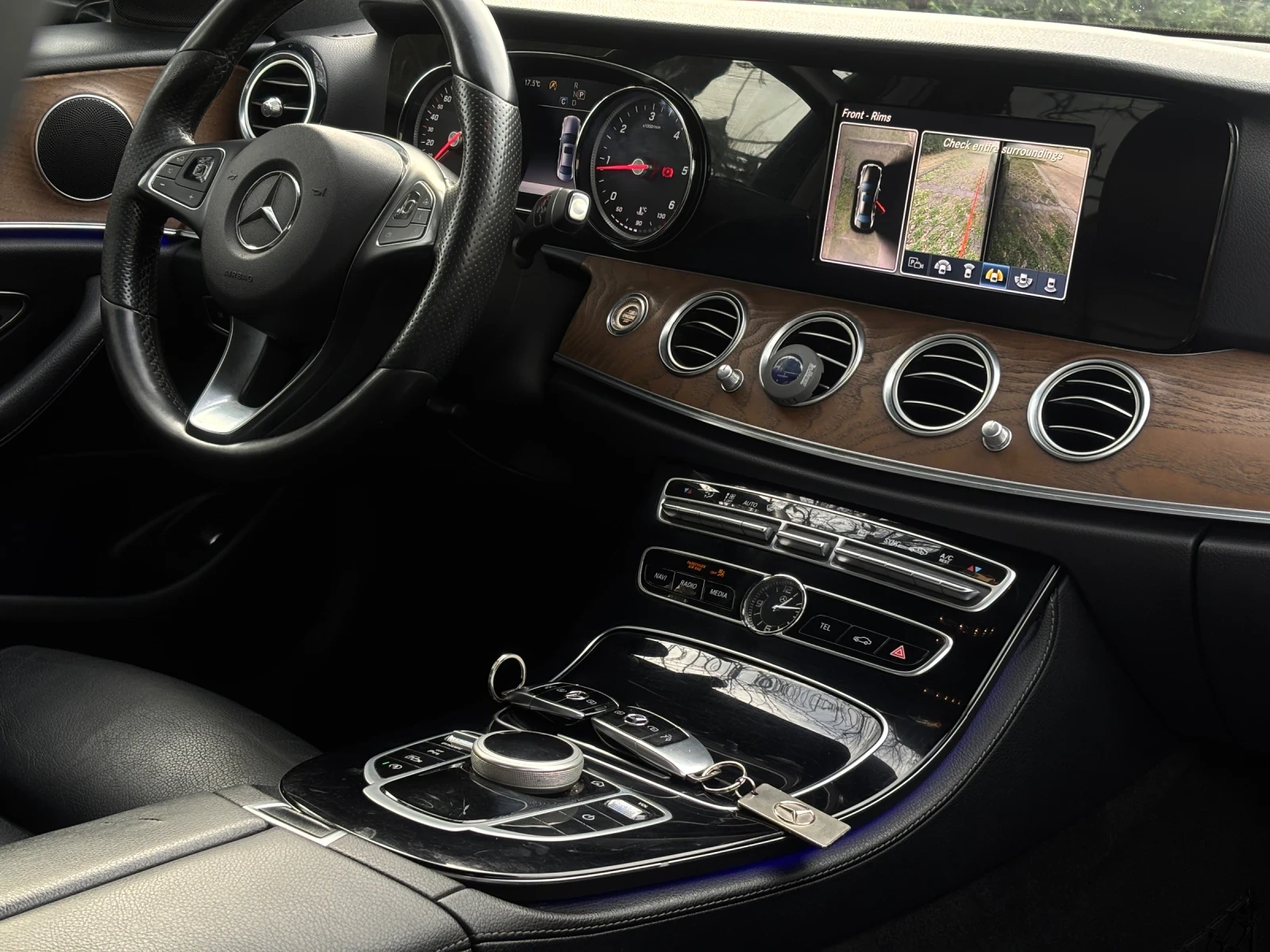 Mercedes-Benz E 220 4Matic - изображение 10