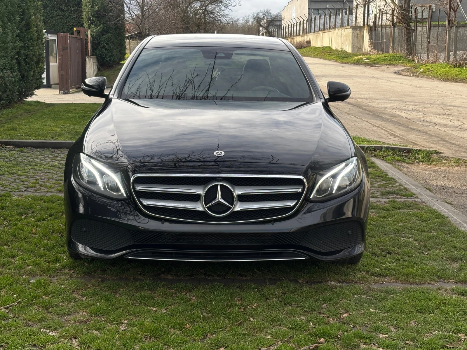 Mercedes-Benz E 220 4Matic - изображение 3