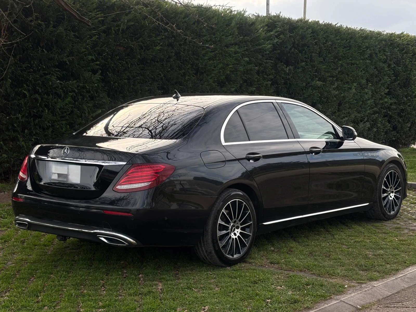 Mercedes-Benz E 220 4Matic - изображение 4