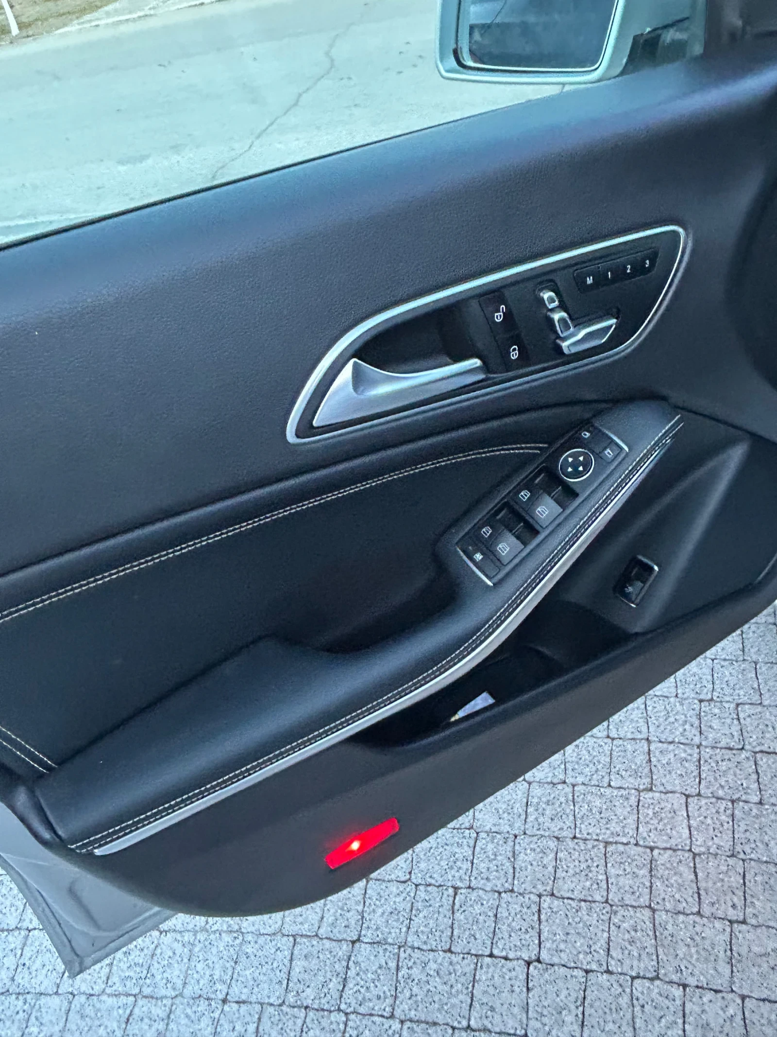 Mercedes-Benz CLA 250 2.0, снимка 4 - Автомобили и джипове - 53773215