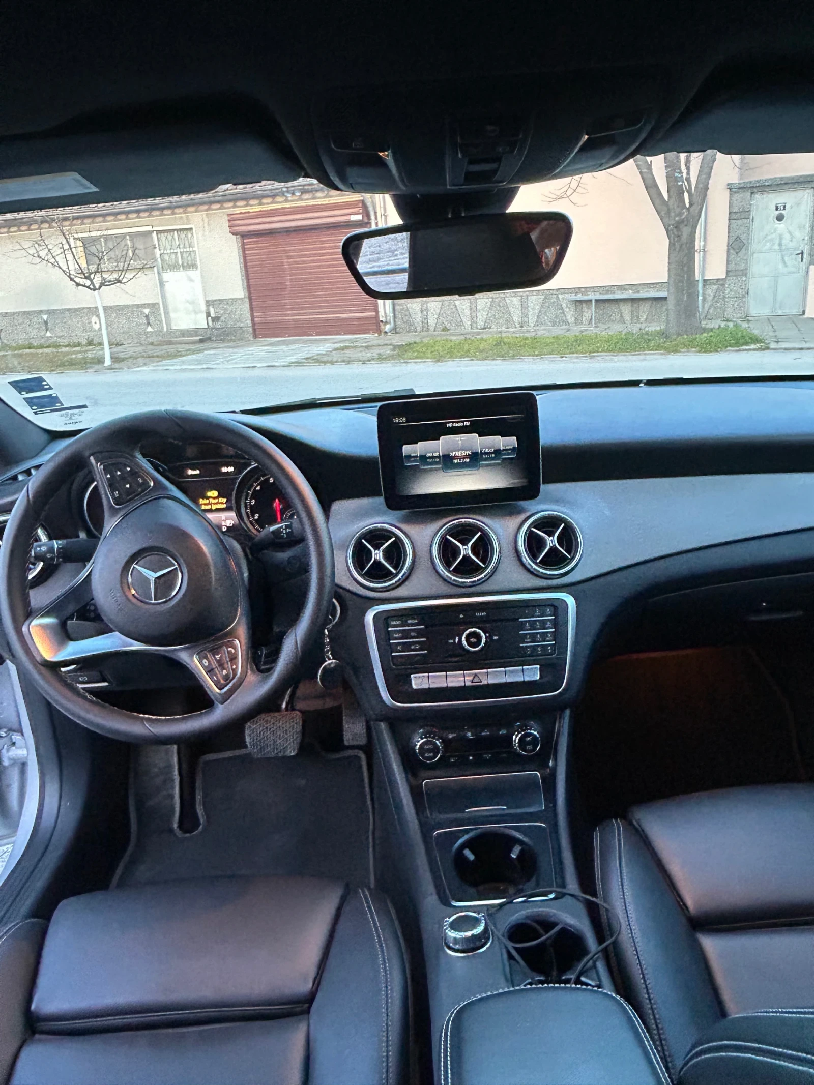 Mercedes-Benz CLA 250 2.0, снимка 2 - Автомобили и джипове - 53773215