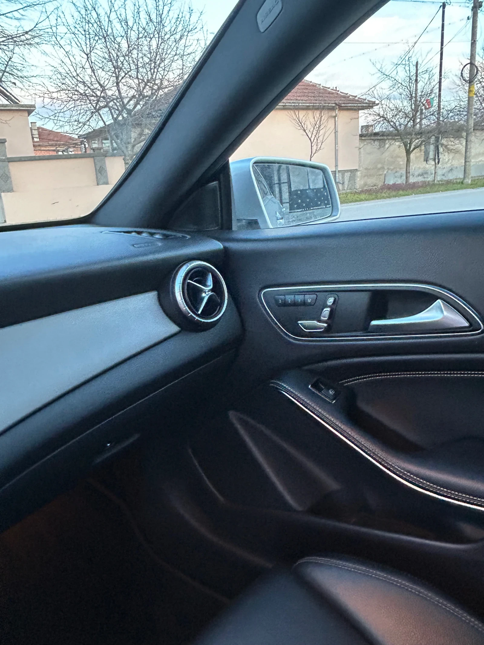 Mercedes-Benz CLA 250 2.0, снимка 5 - Автомобили и джипове - 53773215