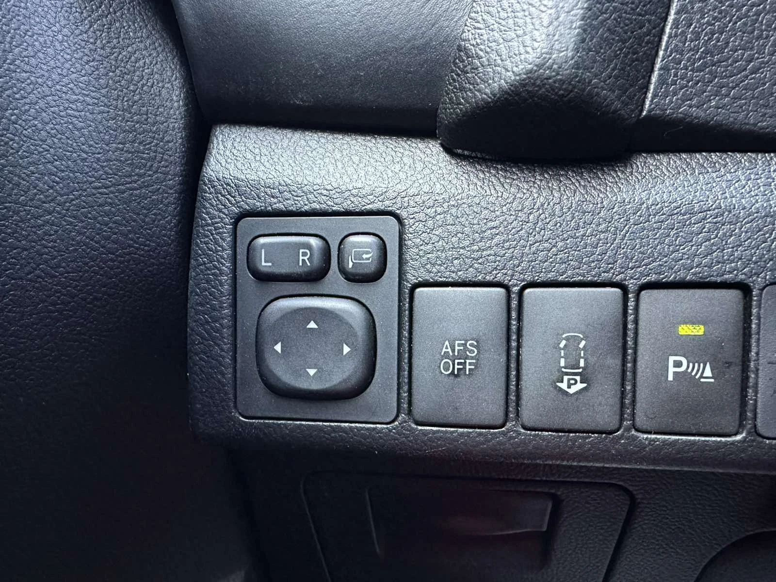 Toyota Auris 1.8 hybrid navi, снимка 11 - Автомобили и джипове - 53880796