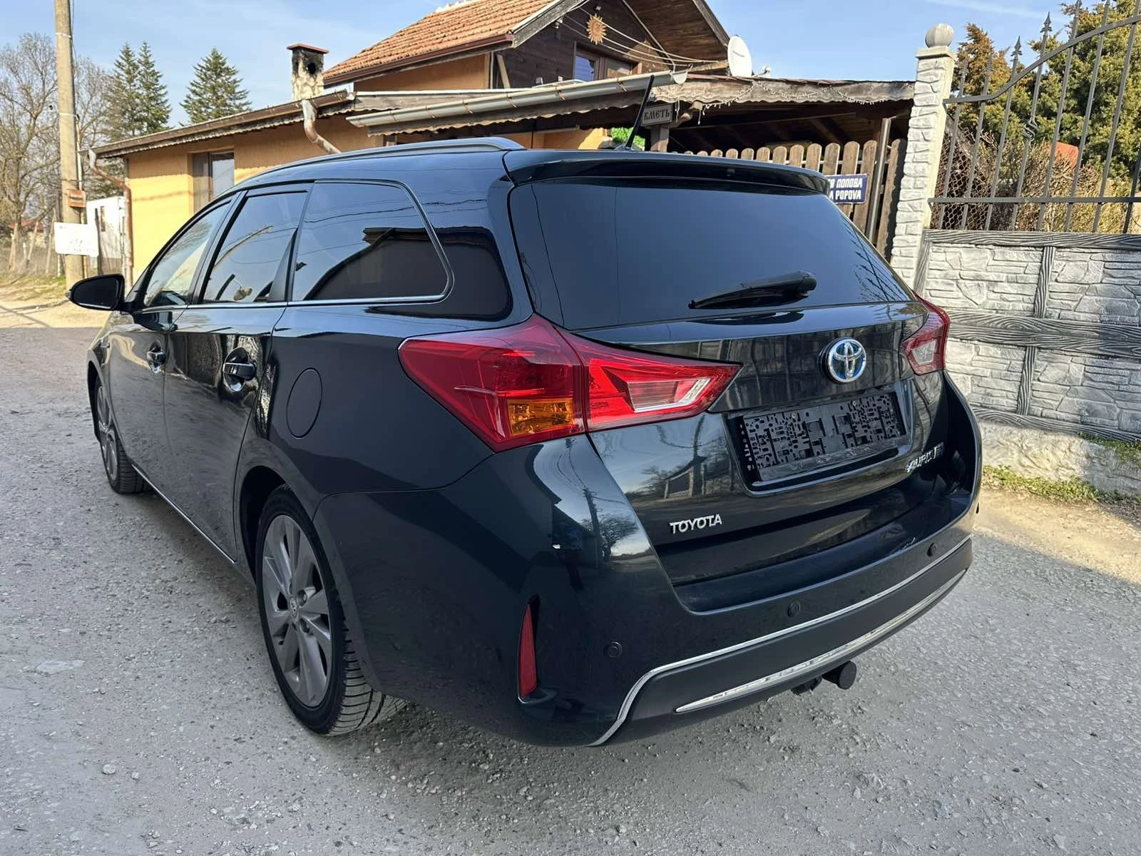Toyota Auris 1.8 hybrid navi, снимка 8 - Автомобили и джипове - 53880796
