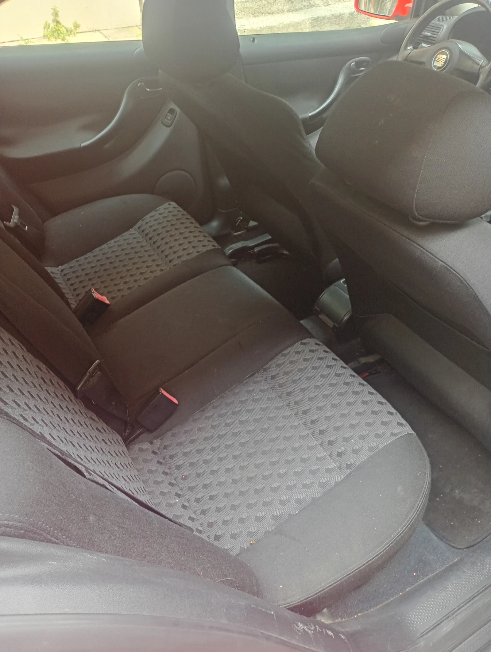 Seat Leon 1.9 TDi 110к.с. Климатроник, снимка 5 - Автомобили и джипове - 54412467