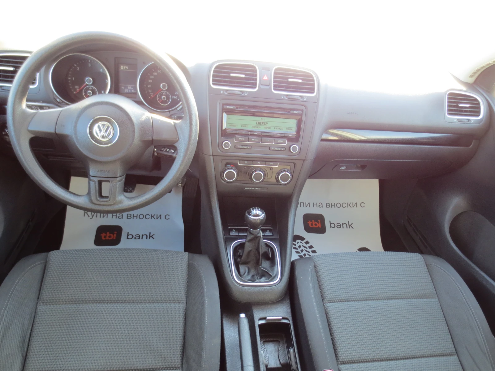 VW Golf 1.6 TDI, снимка 12 - Автомобили и джипове - 54664775