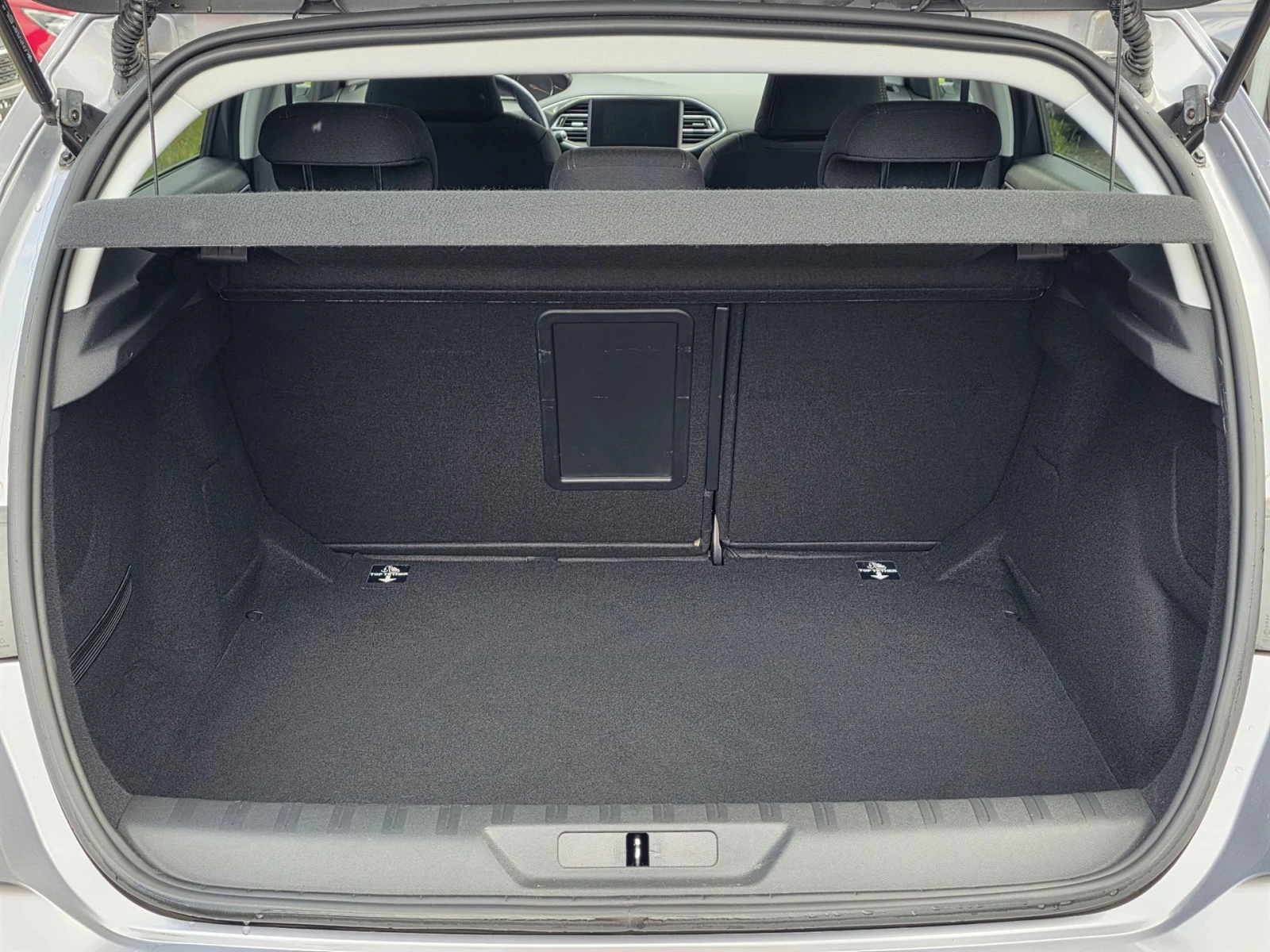 Peugeot 308 1.2 e-THP Allure, снимка 14 - Автомобили и джипове - 54825865