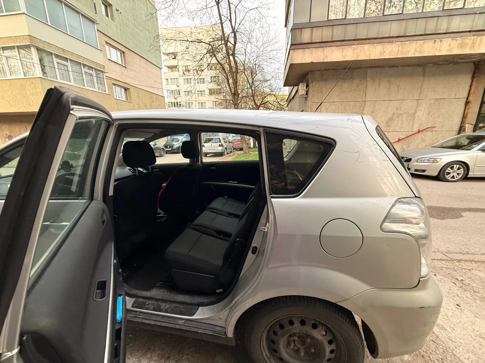 Toyota Corolla verso, снимка 4 - Автомобили и джипове - 54985304