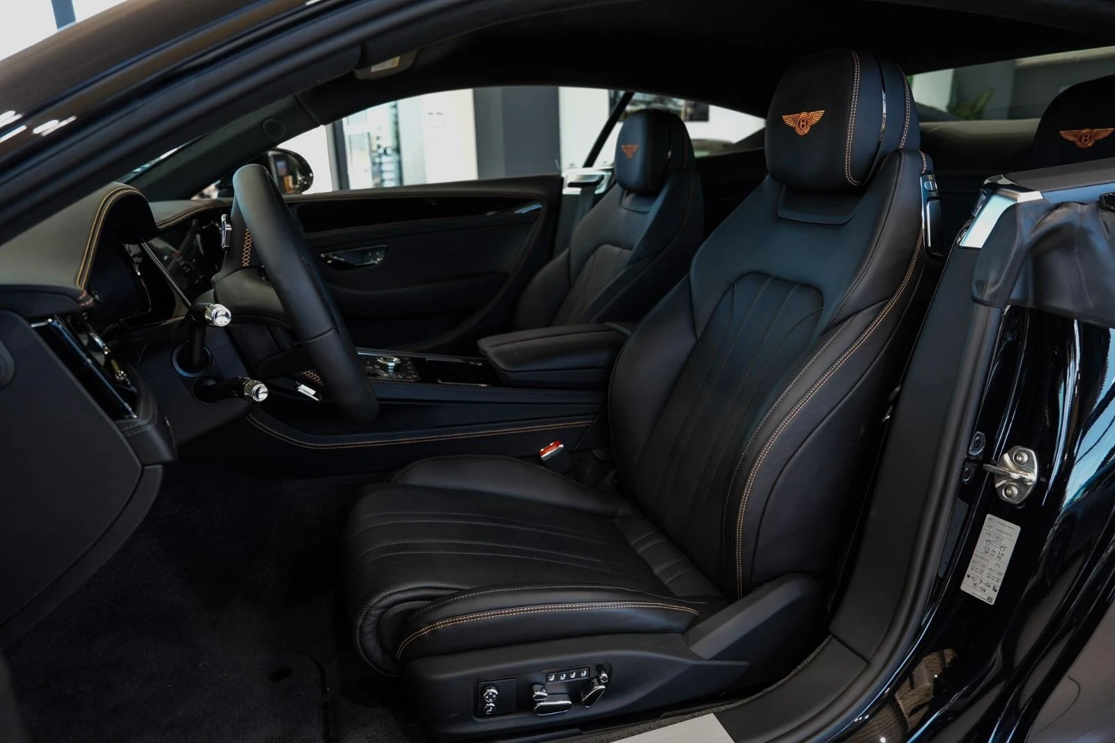 Bentley Continental gt BLACK EDITION / V8 / NAIM / 360 / HEAD UP / MATRIX, снимка 9 - Автомобили и джипове - 55021827