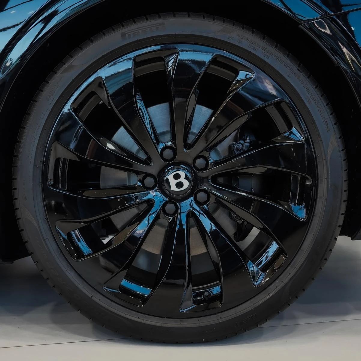 Bentley Continental gt BLACK EDITION / V8 / NAIM / 360 / HEAD UP / MATRIX, снимка 7 - Автомобили и джипове - 55021827