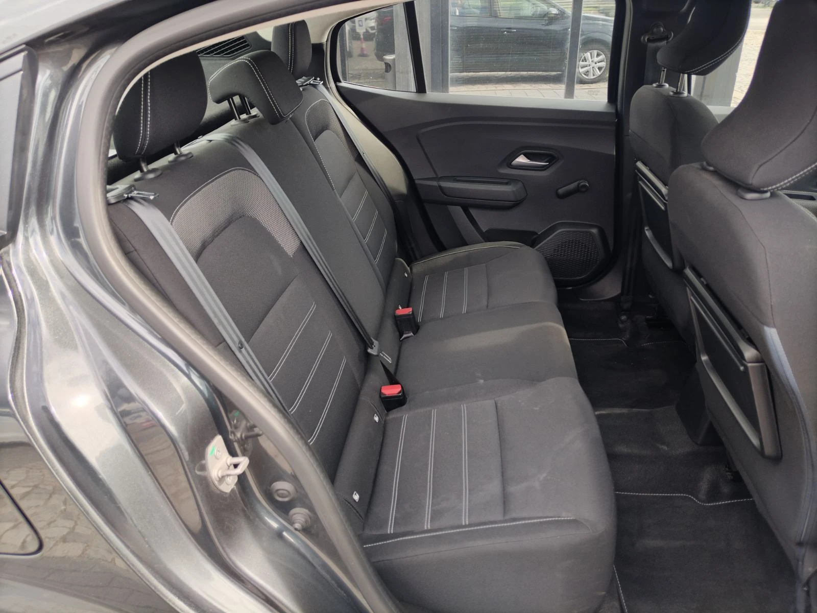 Dacia Logan 1.0TCe 100 к.с. Газ/Бензин/Гаранция 6г. или 150 00, снимка 17 - Автомобили и джипове - 55273440