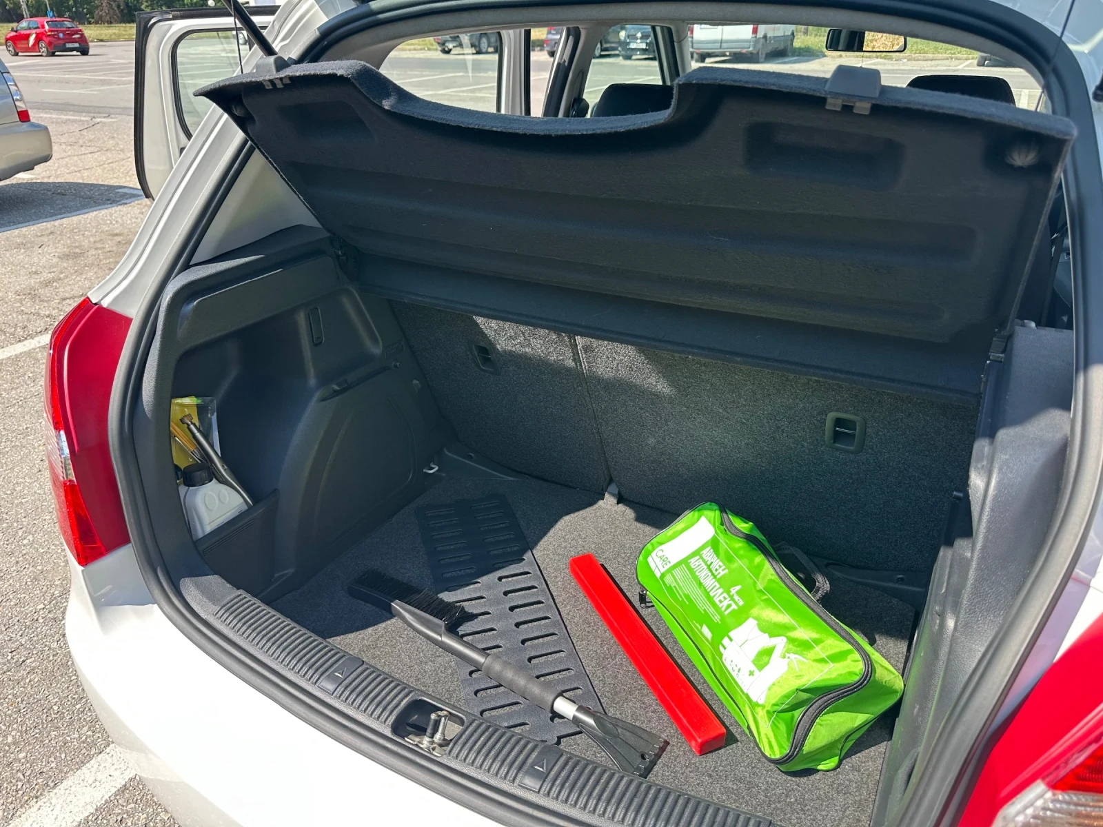 Skoda Fabia Бензин/Газ, снимка 13 - Автомобили и джипове - 55599247
