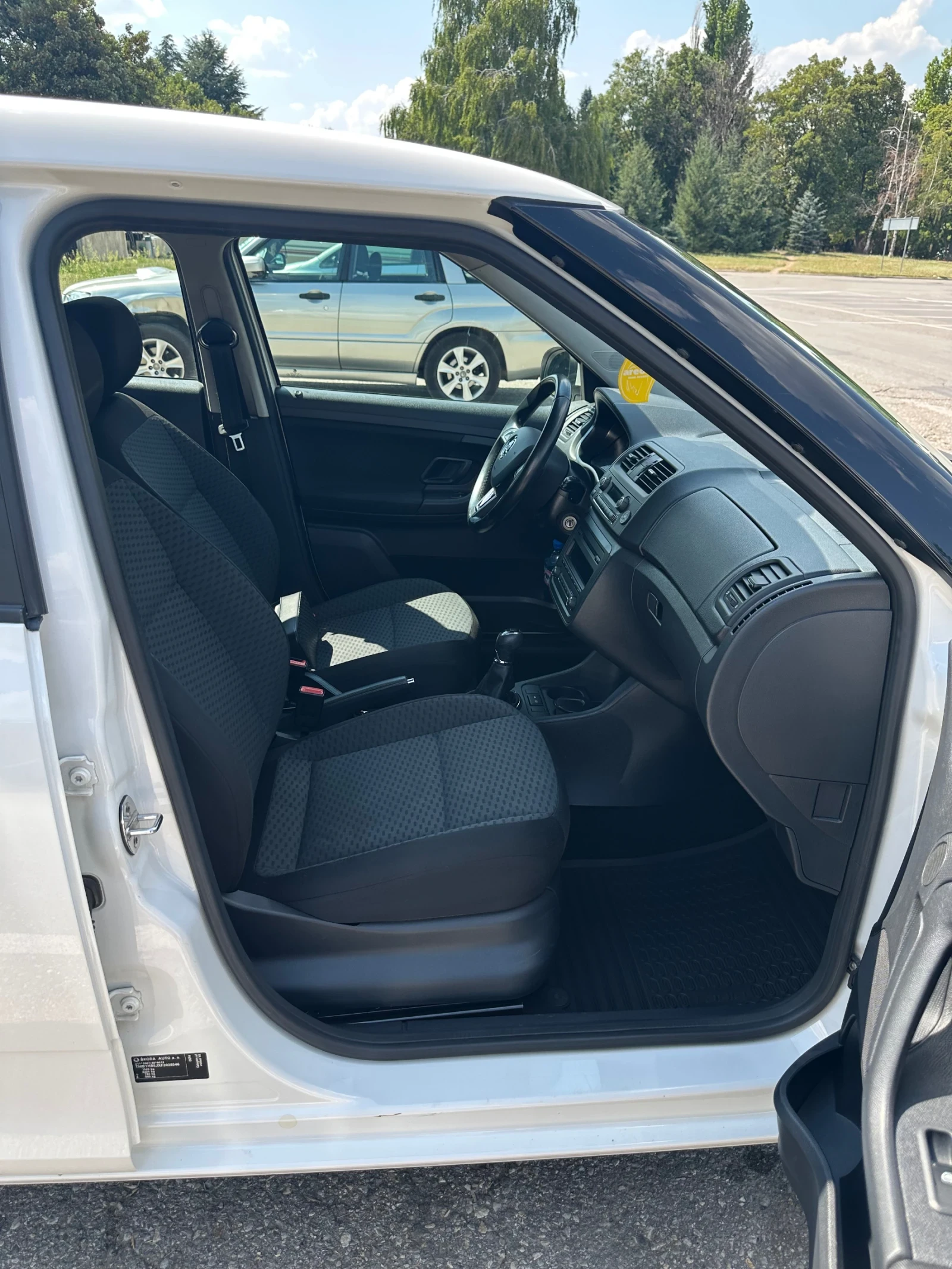 Skoda Fabia Бензин/Газ, снимка 5 - Автомобили и джипове - 55599247