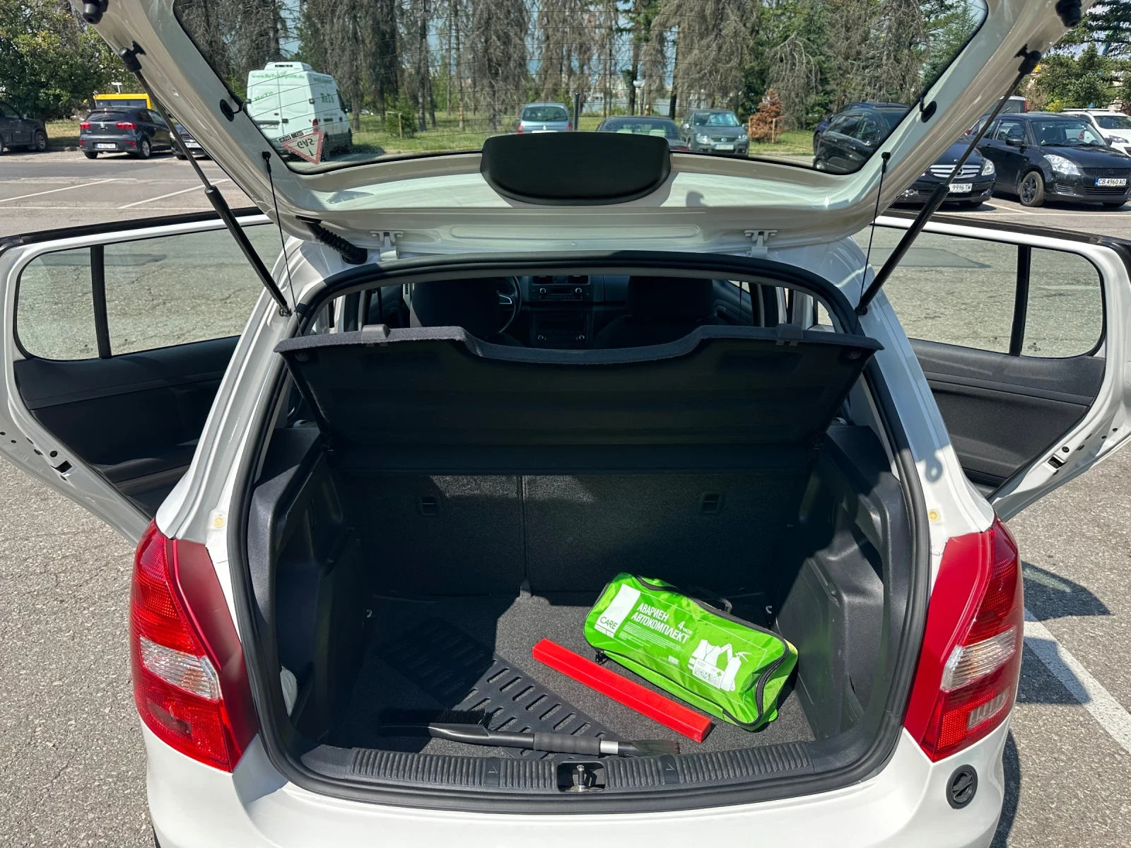 Skoda Fabia Бензин/Газ, снимка 9 - Автомобили и джипове - 55599247
