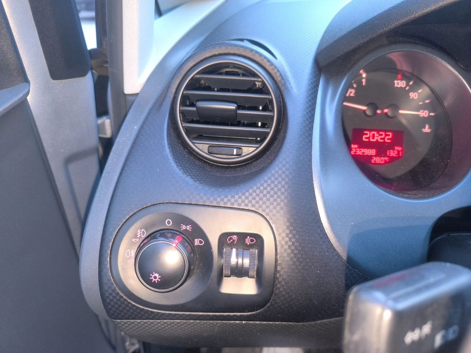 Seat Altea 1.6 MPI, снимка 8 - Автомобили и джипове - 55687338