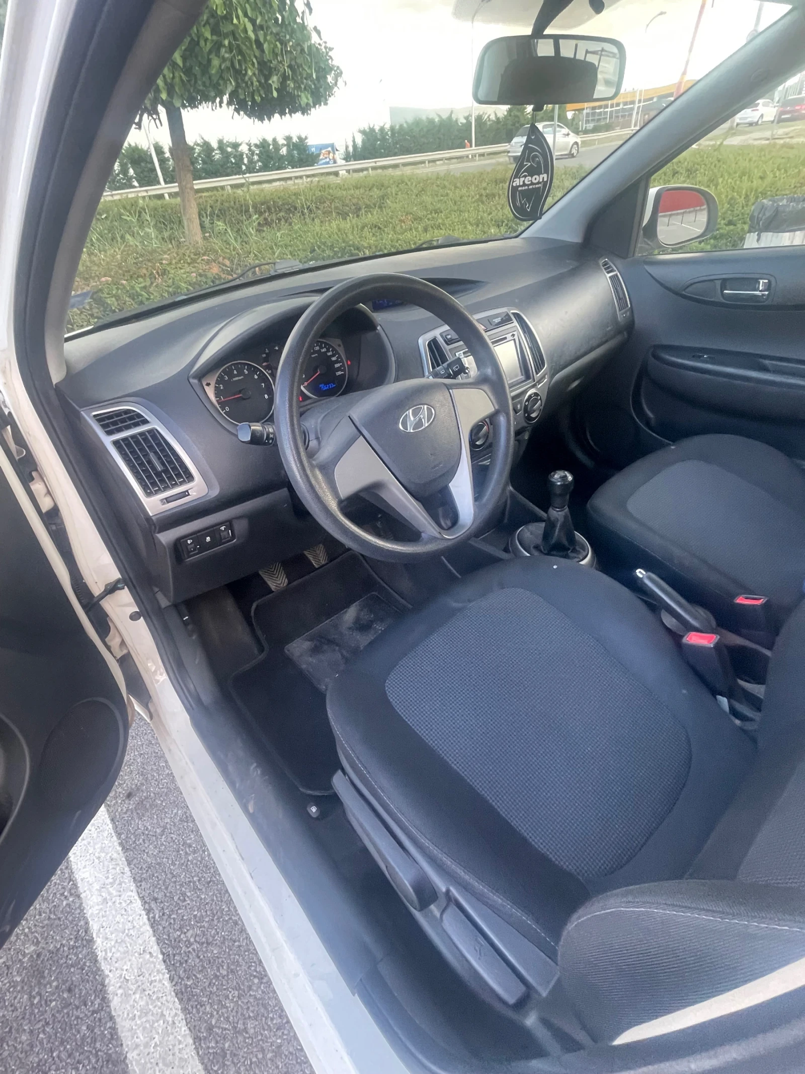 Hyundai I20 1.2, снимка 8 - Автомобили и джипове - 55697573