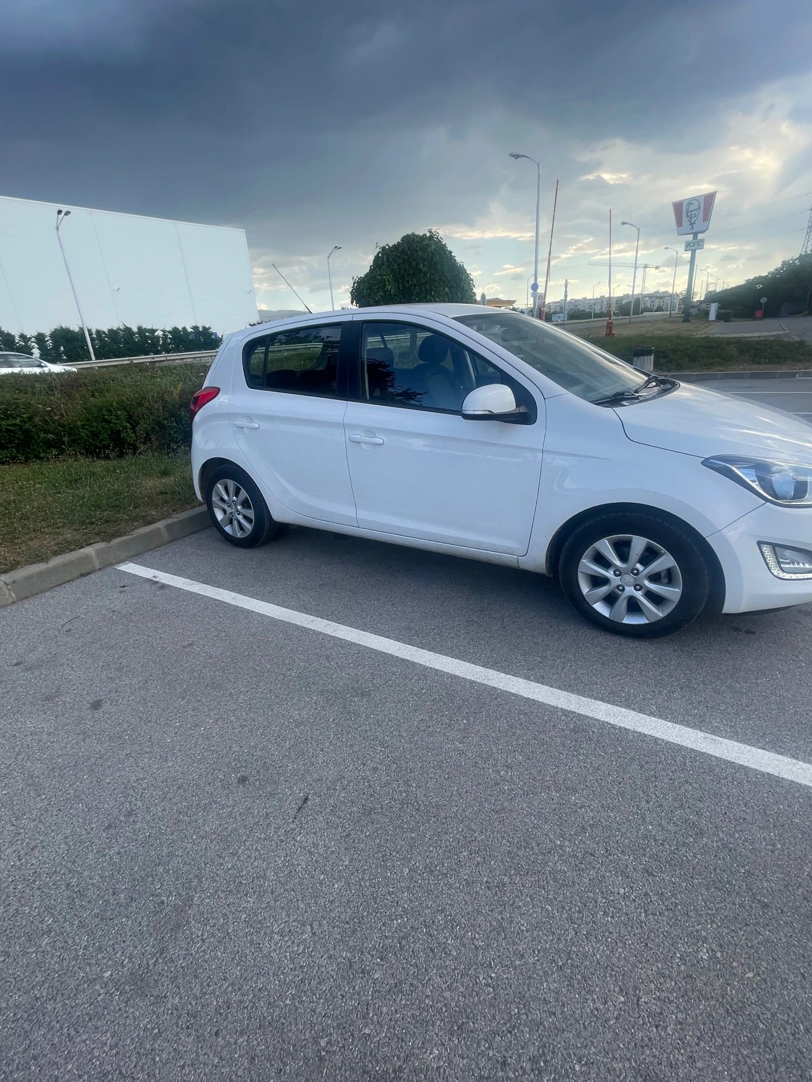 Hyundai I20 1.2, снимка 3 - Автомобили и джипове - 55697573