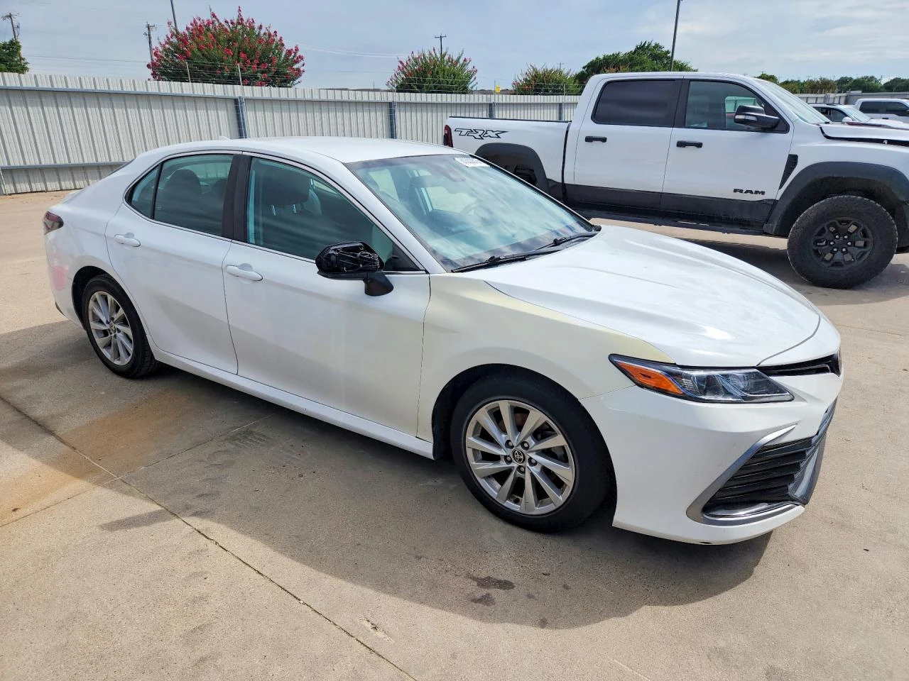 Toyota Camry 2.5l Le, снимка 4 - Автомобили и джипове - 56043613