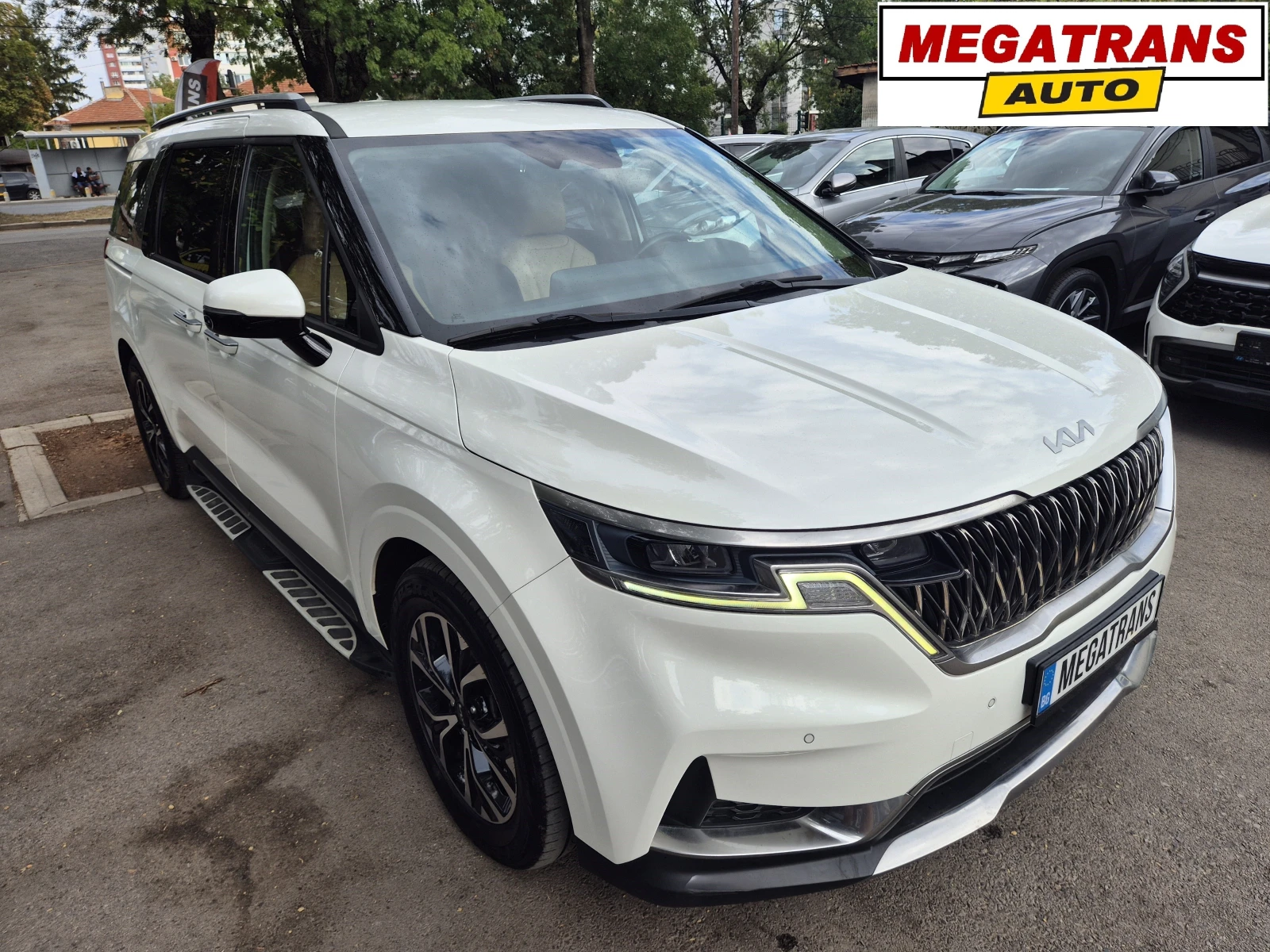 Kia Carnival 2.2 CRDI 8+ 1 ДДС - Наличенн в БГ
