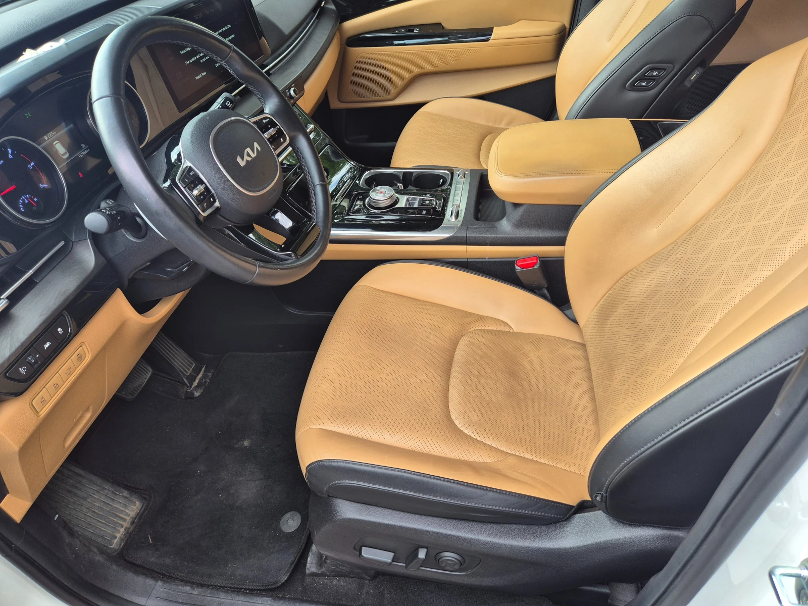 Kia Carnival 2.2 CRDI 8+ 1 ДДС - Наличенн в БГ, снимка 5 - Автомобили и джипове - 56079850