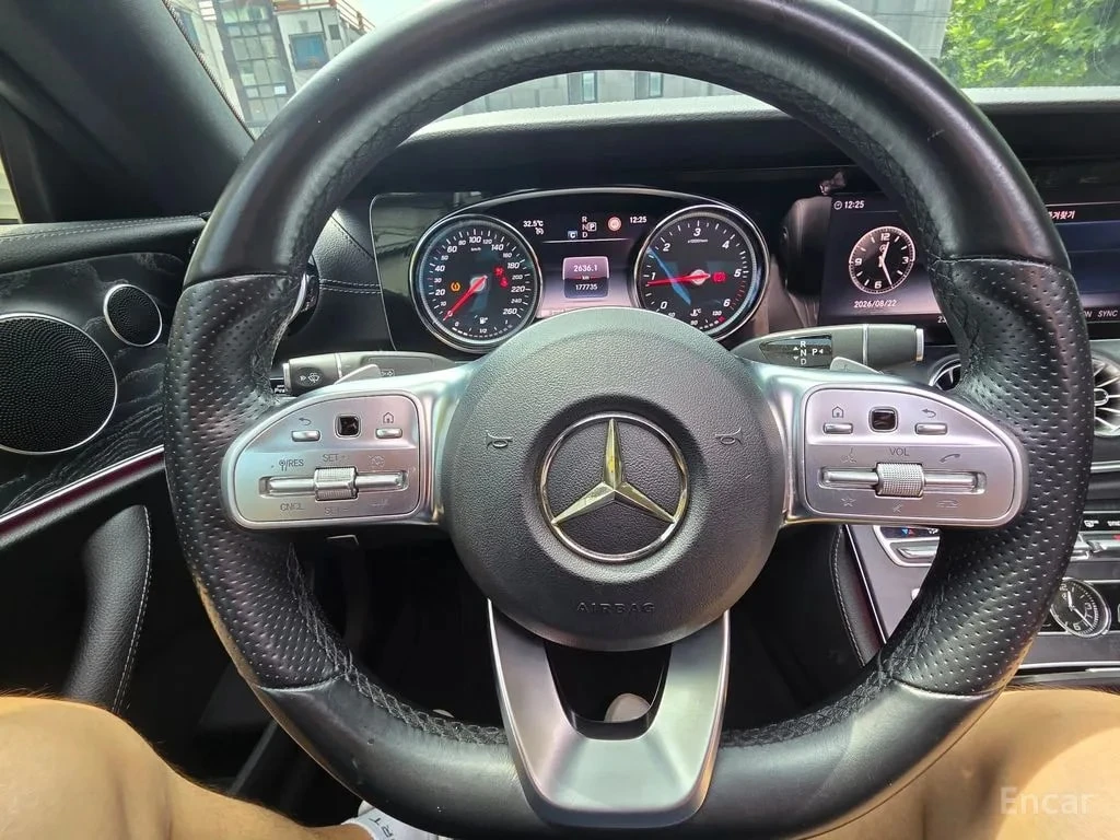 Mercedes-Benz E 220 АМГ ПАКЕТ/Coupe/ЛЕНТИ/ХЕДЪП/ВЪЗДУШНО ОКАЧВАНЕ, снимка 7 - Автомобили и джипове - 56104966