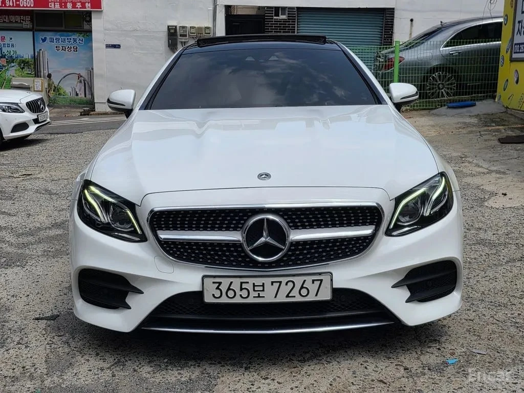 Mercedes-Benz E 220 АМГ ПАКЕТ/Coupe/ЛЕНТИ/ХЕДЪП/ВЪЗДУШНО ОКАЧВАНЕ, снимка 5 - Автомобили и джипове - 56104966