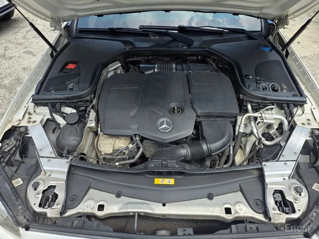 Mercedes-Benz E 220 АМГ ПАКЕТ/Coupe/ЛЕНТИ/ХЕДЪП/ВЪЗДУШНО ОКАЧВАНЕ, снимка 9 - Автомобили и джипове - 56104966