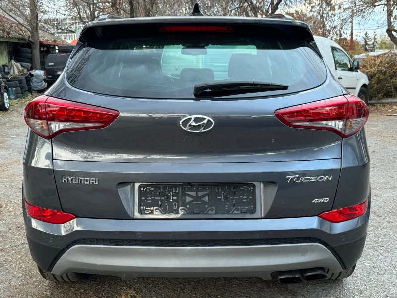 Hyundai Tucson Фул ЕКСТРИ !РЕАЛЕН ПРОБЕГ !, снимка 8 - Автомобили и джипове - 48247394