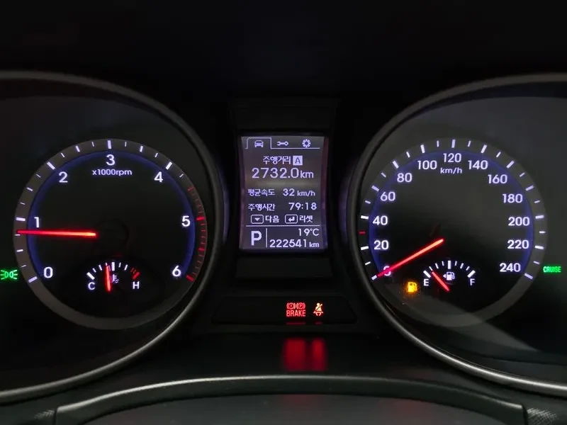 Hyundai Santa fe (E-Vgt) 2.0 2Wd Premium, снимка 8 - Автомобили и джипове - 54999053