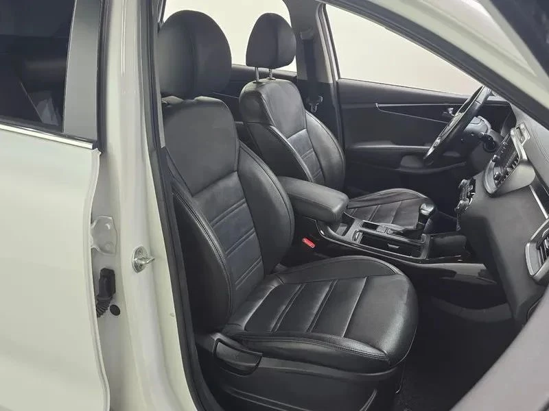 Kia Sorento, снимка 12 - Автомобили и джипове - 56736989