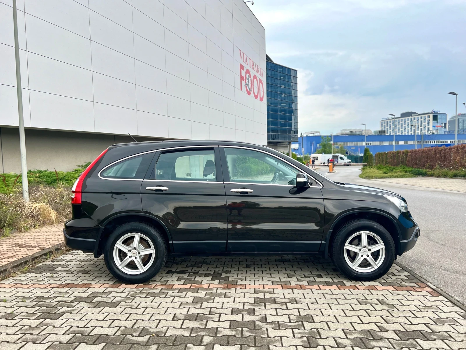 Honda Cr-v 2.0v tec Лизинг през Уникредит по 280 лева на месе - изображение 4