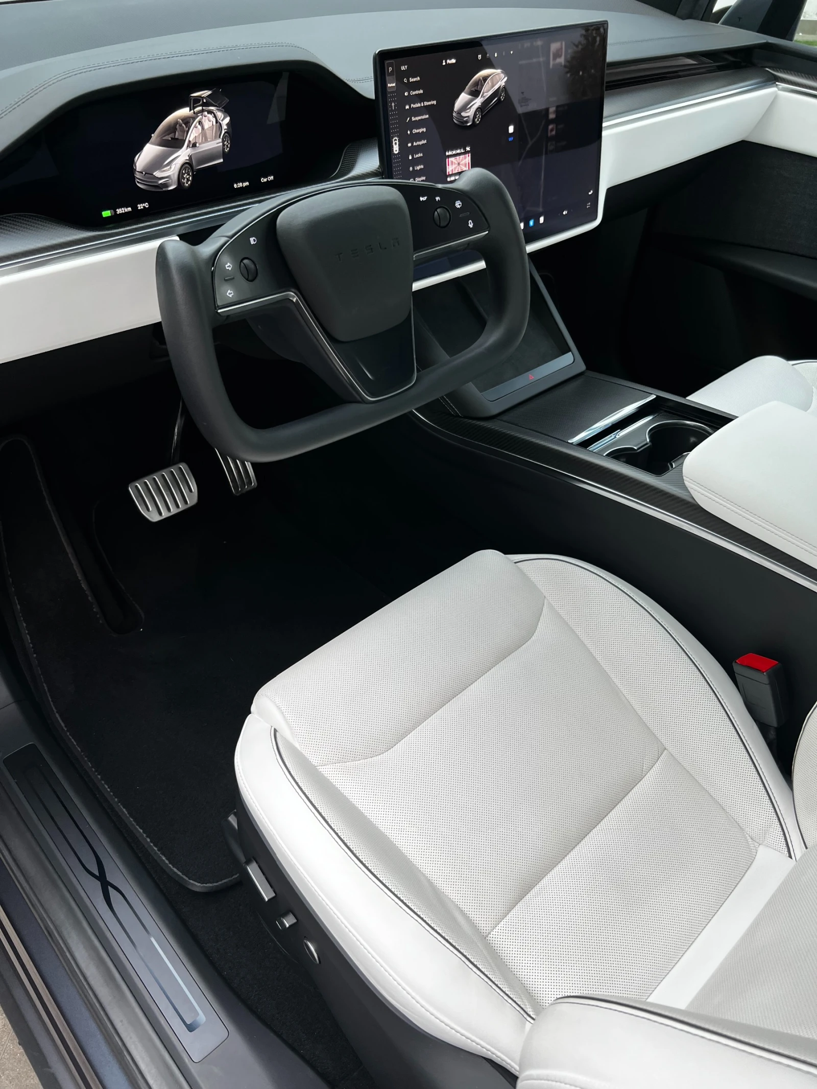 Tesla Model X Plaid - изображение 10