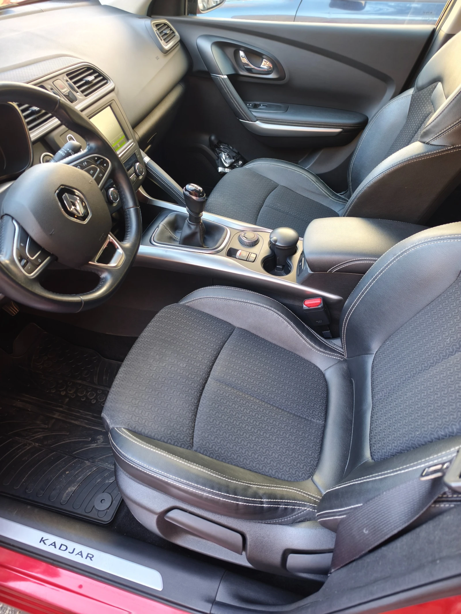 Renault Kadjar, снимка 10 - Автомобили и джипове - 53836647
