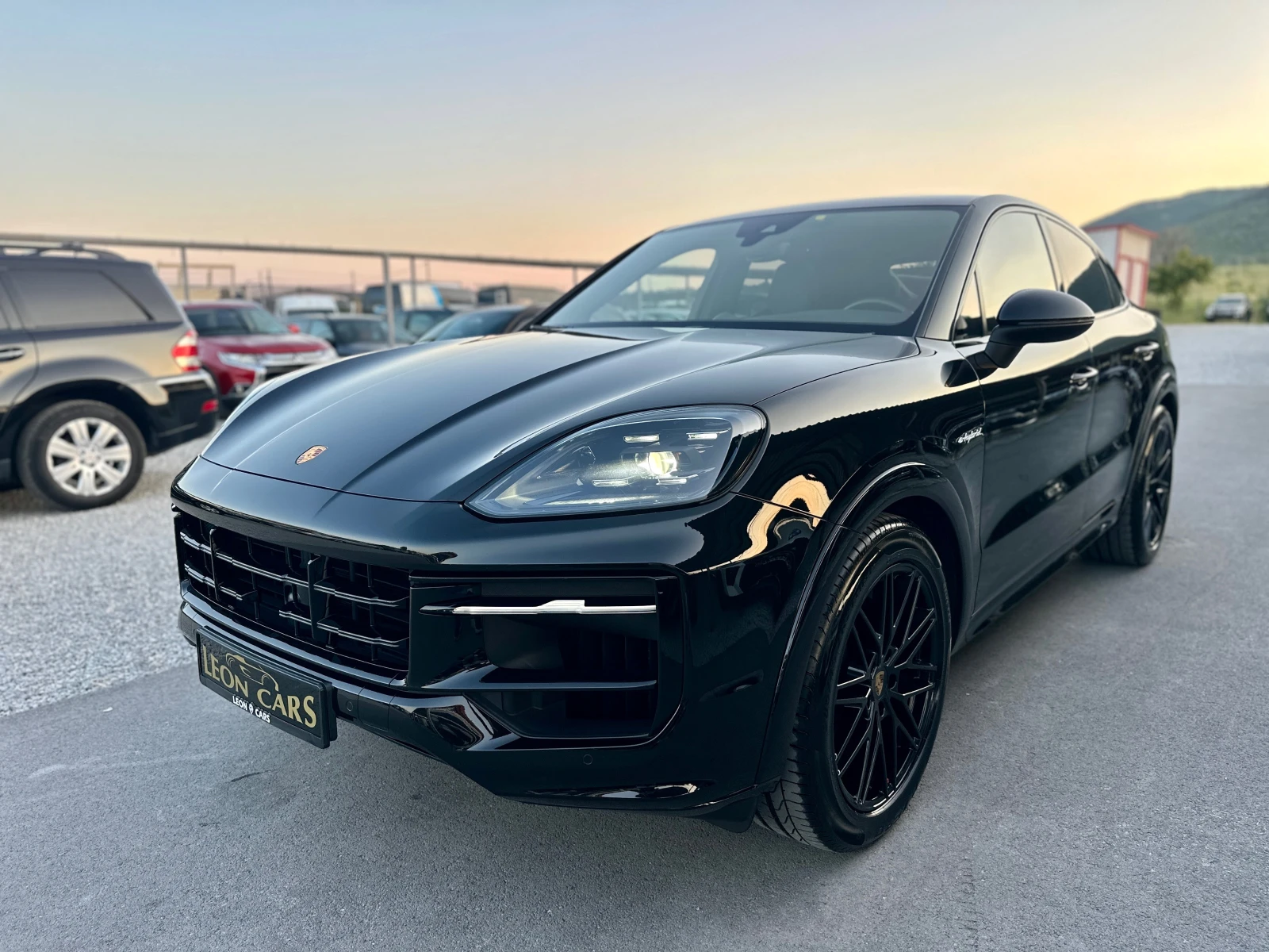 Porsche Cayenne CUPE E-HYBRID ВАКУУМ/MATRIX/BOSE/PANO/DISTR/, снимка 3 - Автомобили и джипове - 55546408