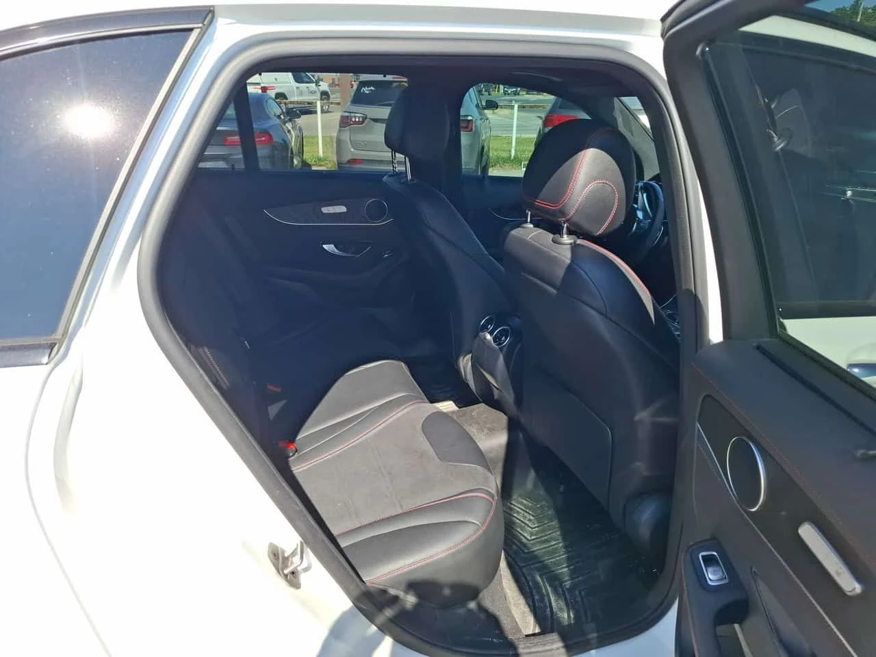 Mercedes-Benz GLC 43 AMG * ЛИЦЕНЗИРАН ДИЛЪР * CARFAX, снимка 12 - Автомобили и джипове - 55579314